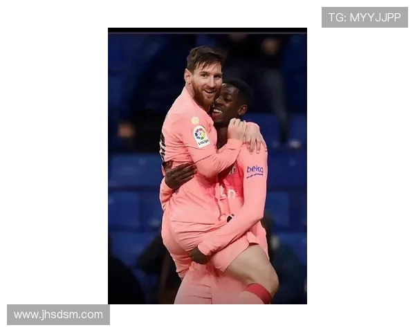 登贝莱追星梅西名场面！更衣室勾肩搭背聊 5 分钟，巴萨老队友再续兄弟情