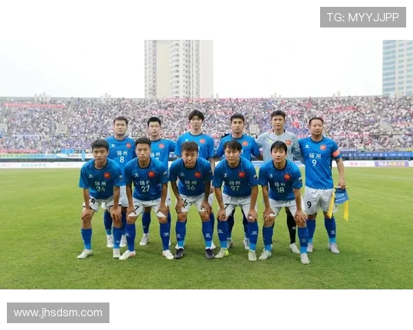 苏超球迷赛后 “最帅捡垃圾” 人走场净成文明标杆(3)